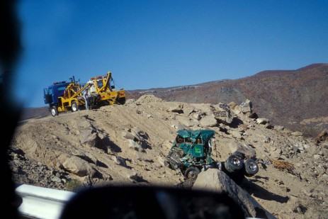 Bergungsarbeiten nach Verkehrsunfall in Baja California