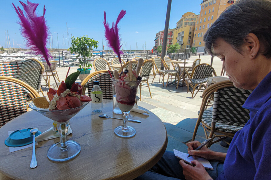 Eiscafe am Hafen von Bastia